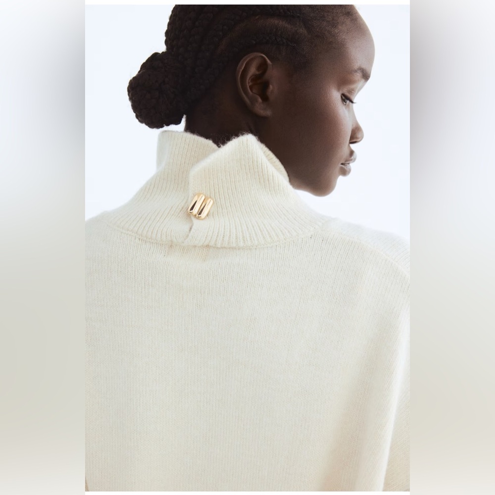 H&M Cream mock Turtleneck Sweater